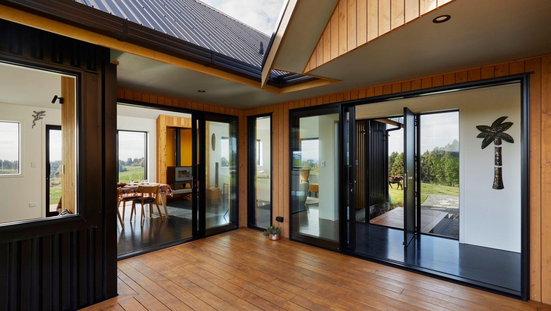 Te Ngahere a Kataraina - Kathy's forest house banner