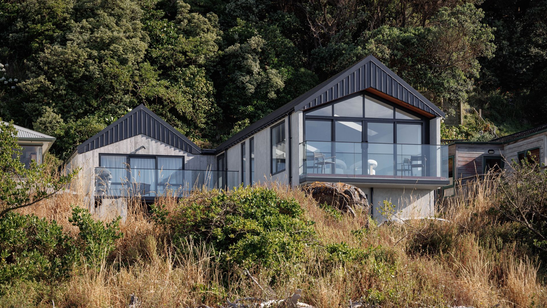 A house on the raw edge banner