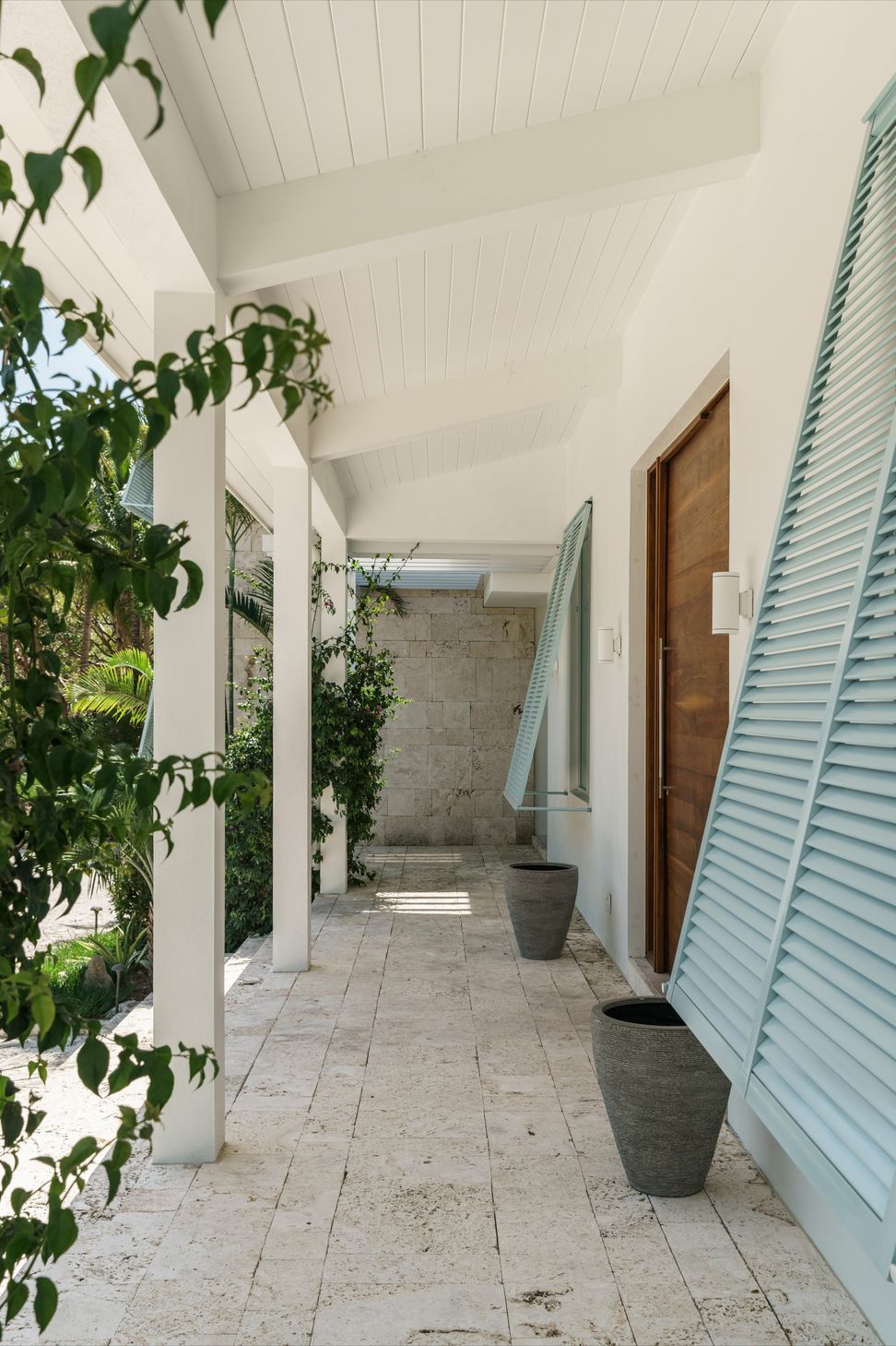 6941d596f18bc597219fc6f4Cat-Cay-Residence-Detail-2-ap-compressed.jpg