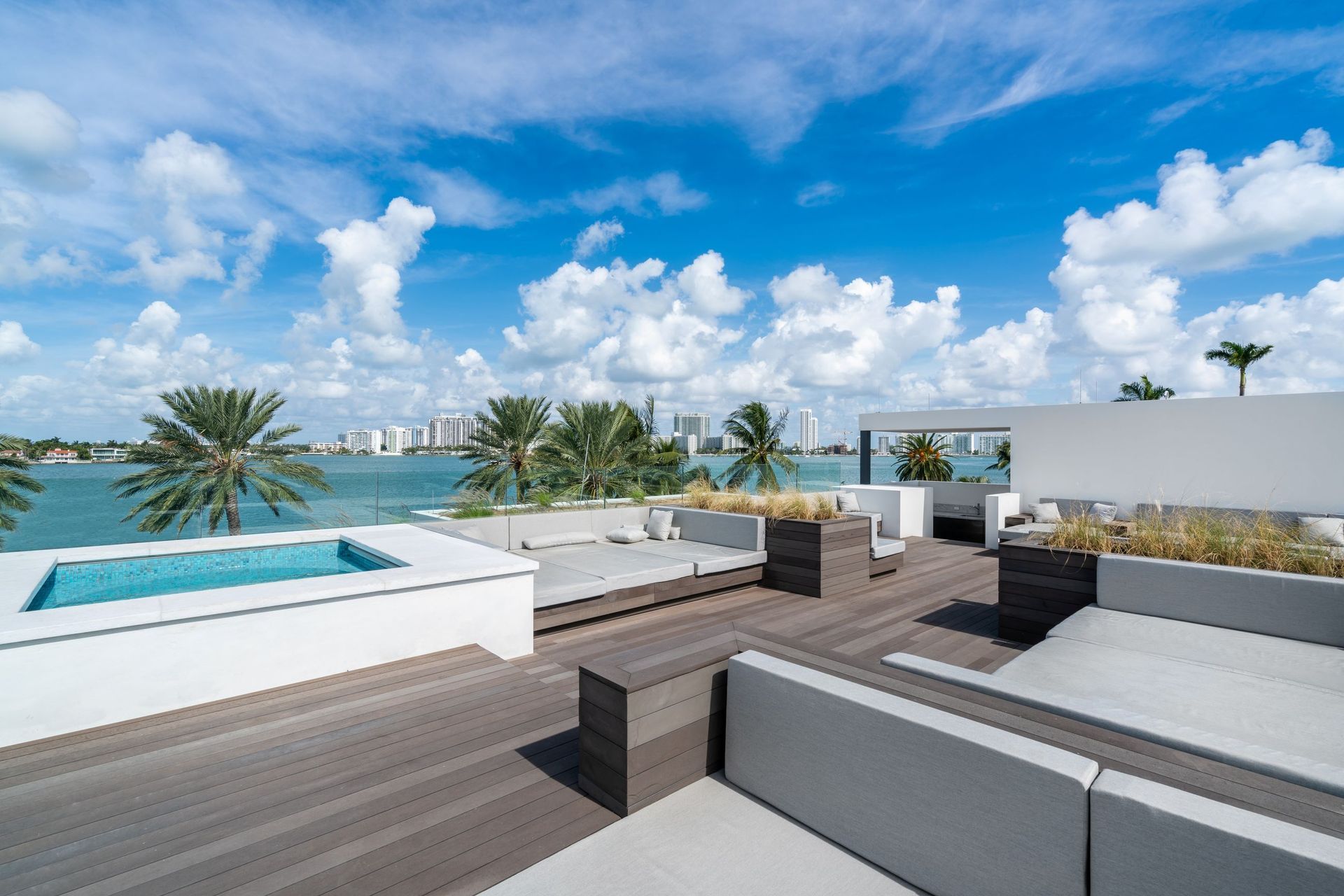 6941e1183efe43005d722a7c101-Hibiscus-Rooftop-p-2600.jpg