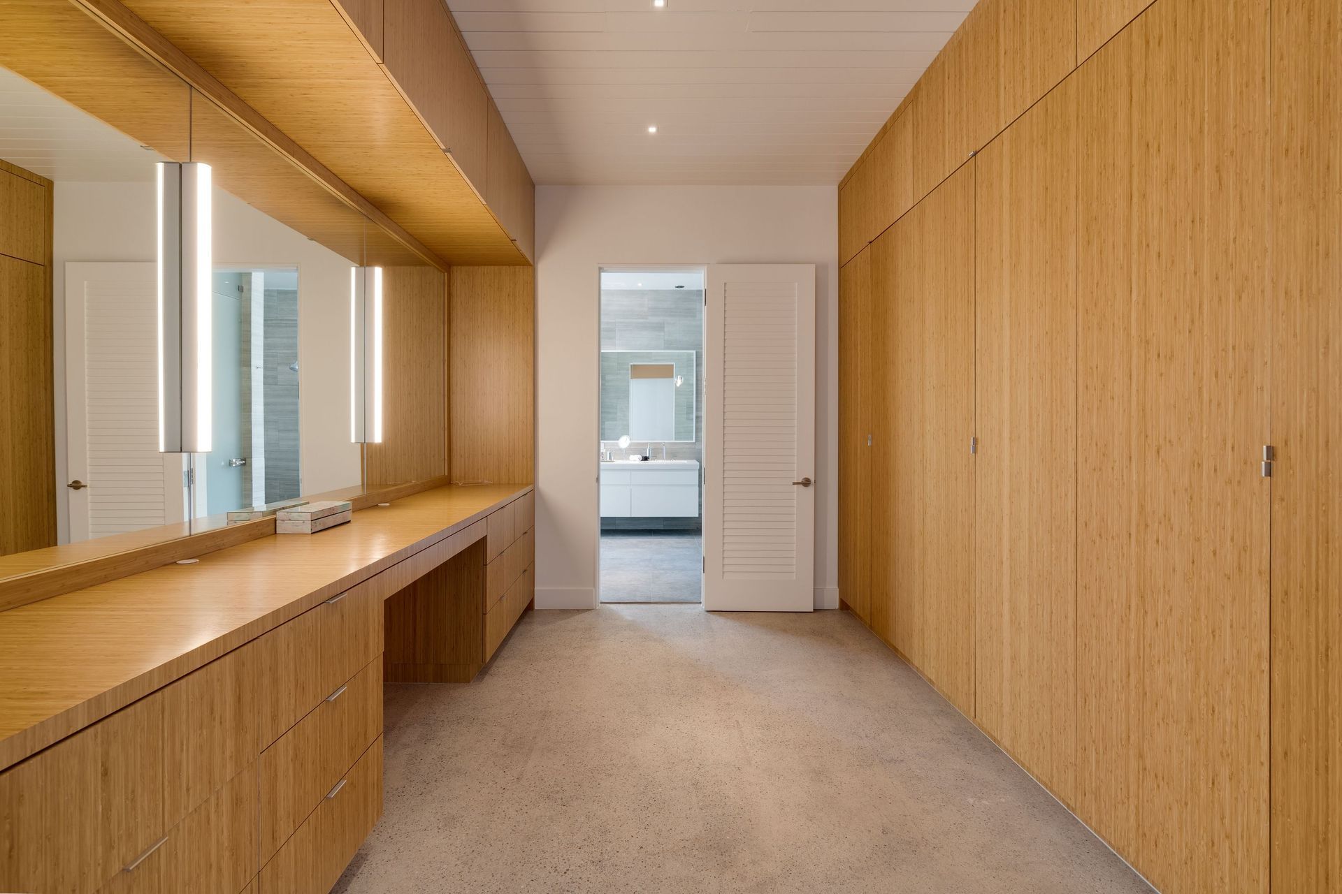 694c28f3261946d4df97eae6Cat-Cay-Interiors-Closet-p-3200.jpg