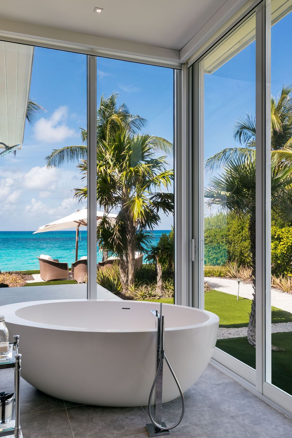 694c2946569d5b4b8ceaec62Cat-Cay-Interiors-Bathtub-p-3200.jpg