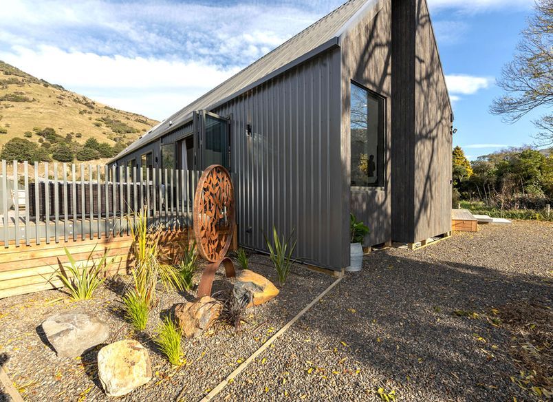 Luxury Bach - Okains Bay