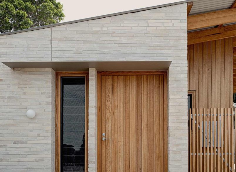 Normanville Beach House by Adam Johnson Design