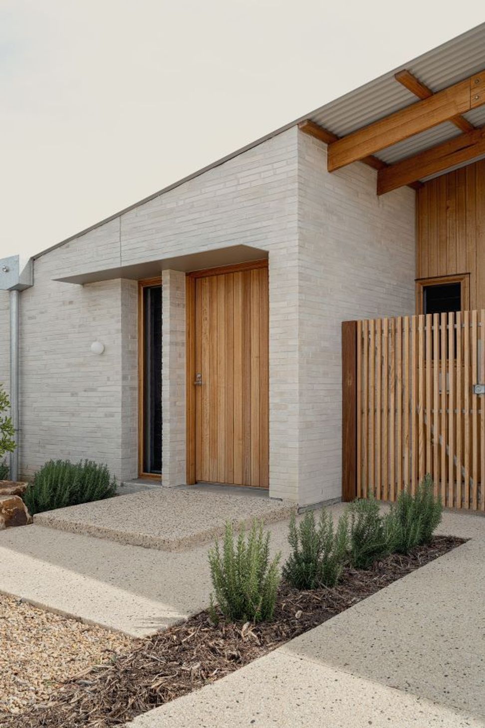 Aus-OakIronAshNormanville-Beach-HouseAdam-Johnson-Design-12.jpg