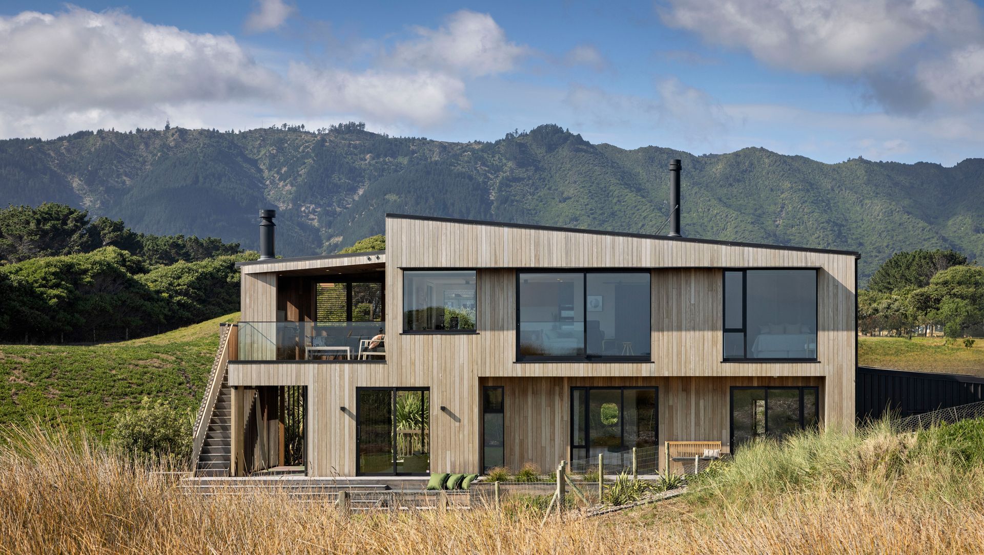 Coastal retreat banner