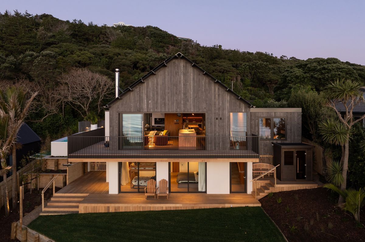 Parker House Muriwai Beach