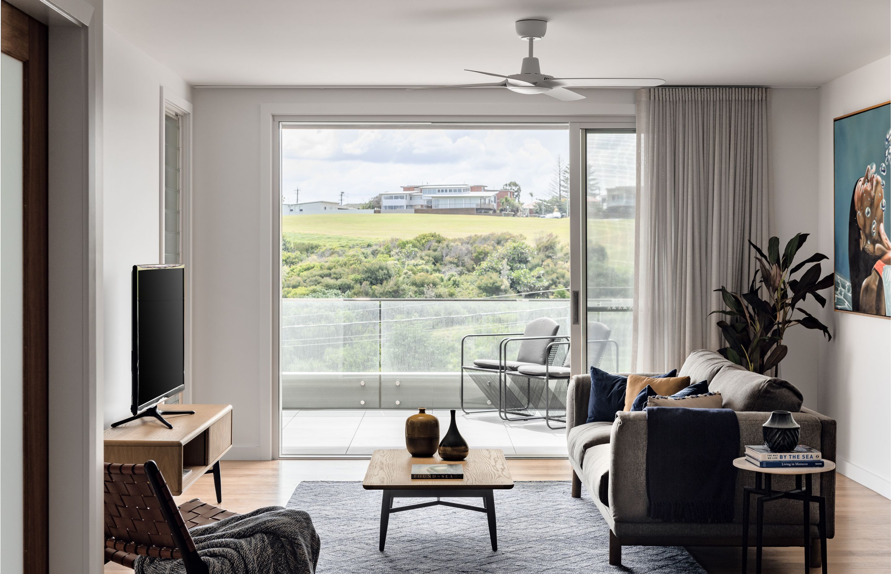 Port Kembla Beach House by Hewison Constructions
