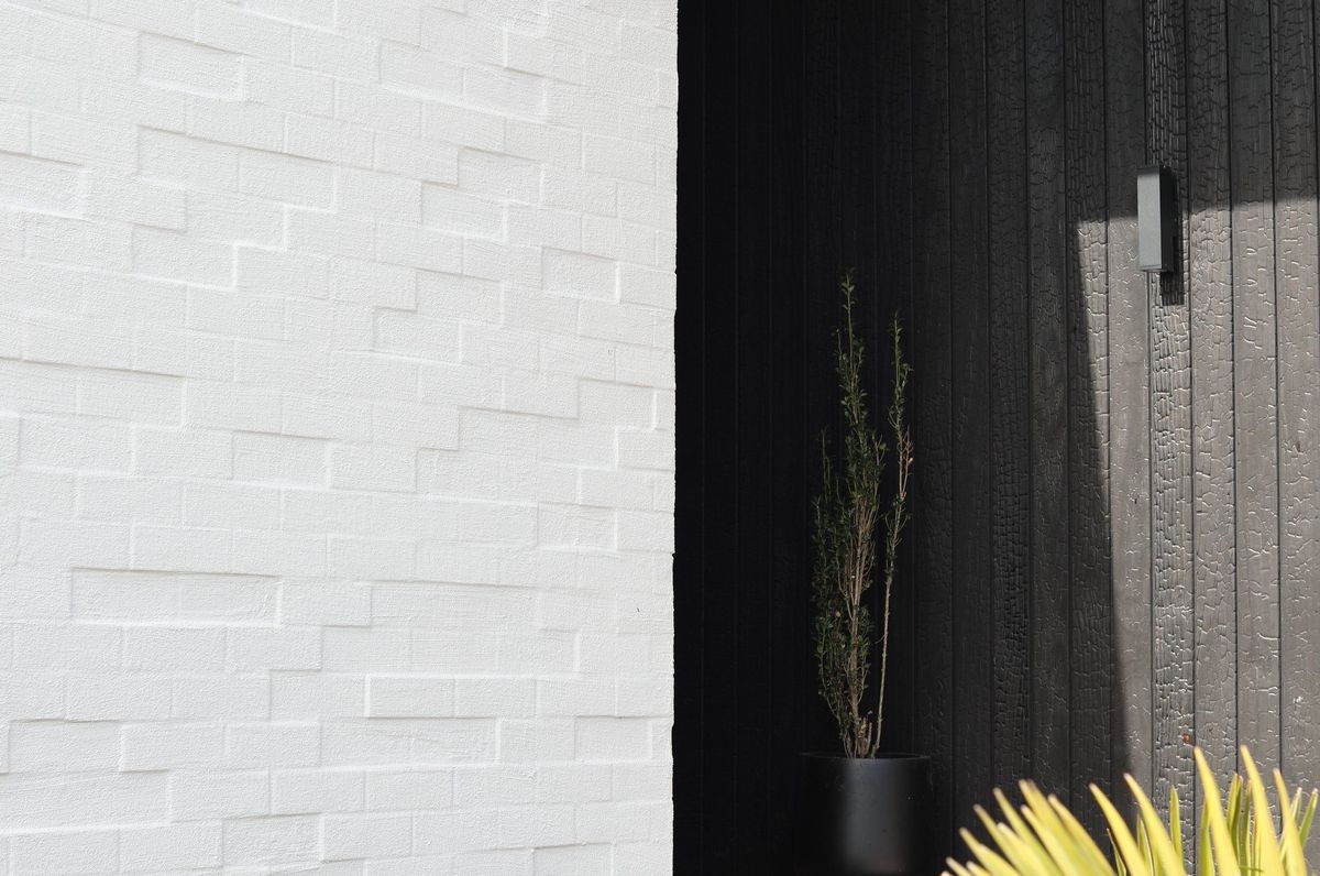Snells Beach House | New-Build Bach With ABODO Vulcan charred Timber Cladding | Macfie Architecture