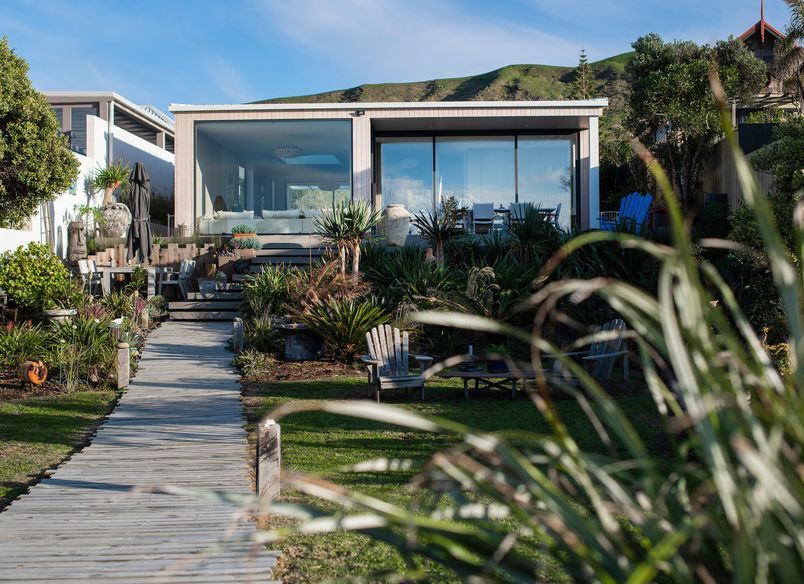 The Bach - Wainui Beach