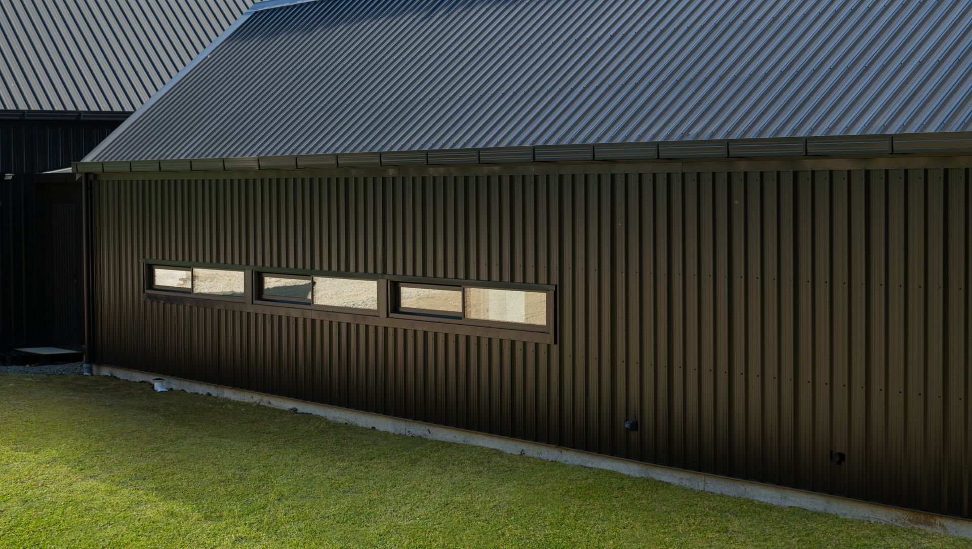 Pahoia Beach Barn banner