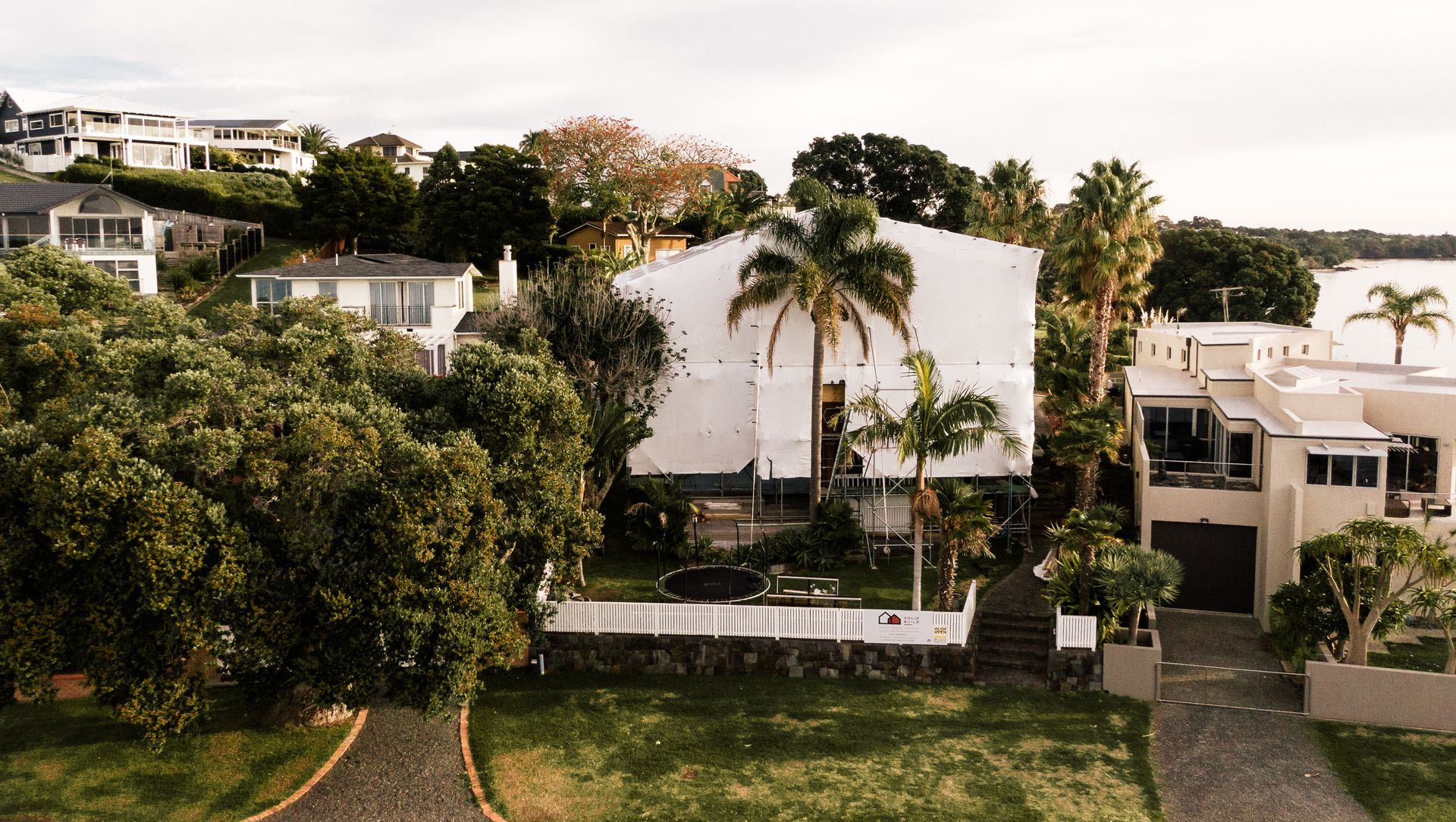 Omaha, New Build banner