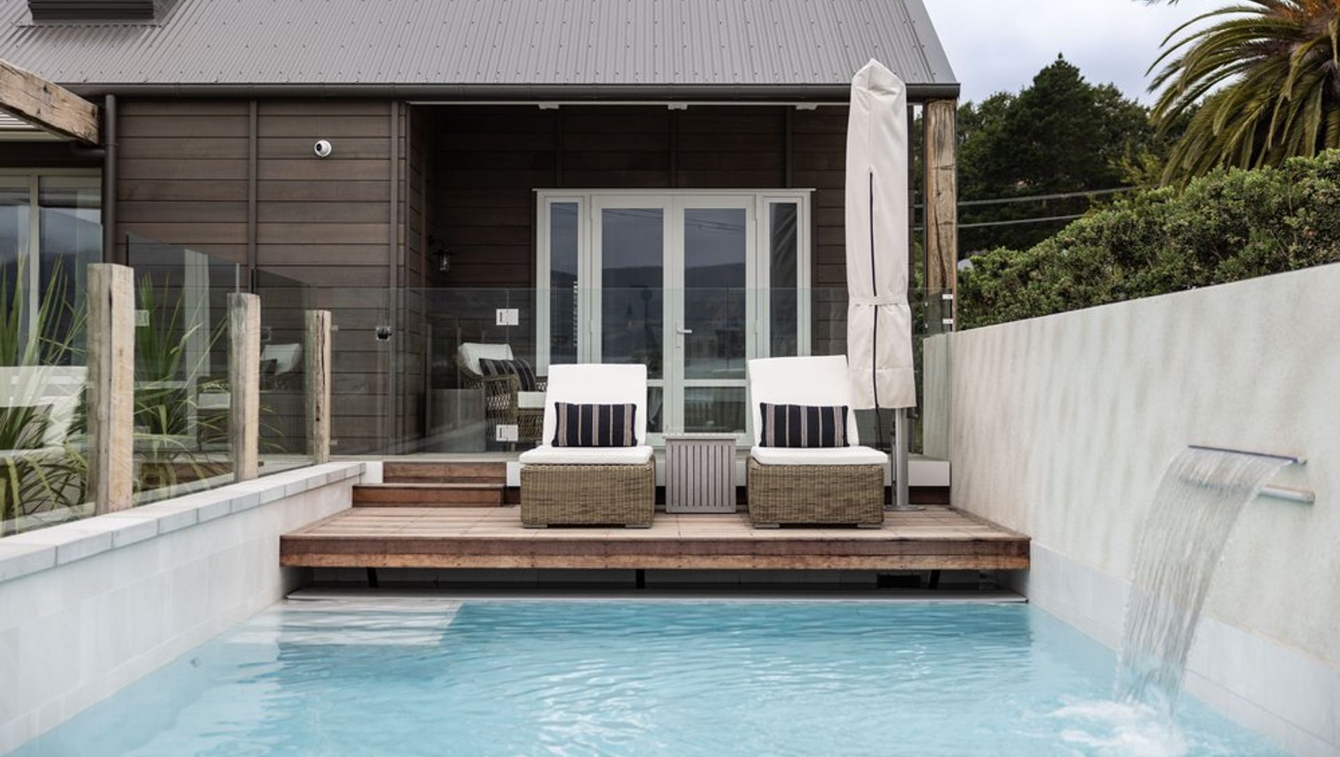 Takamatua Bach banner