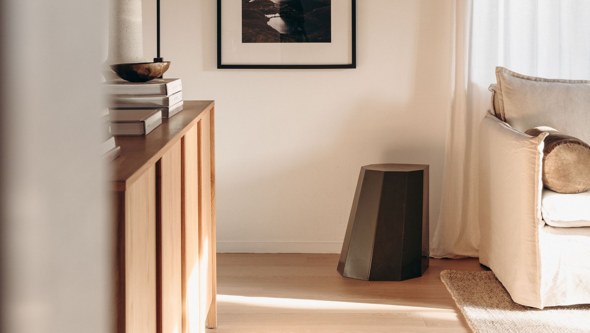 Ben & Tyla's Contemporary Beachside Haven banner