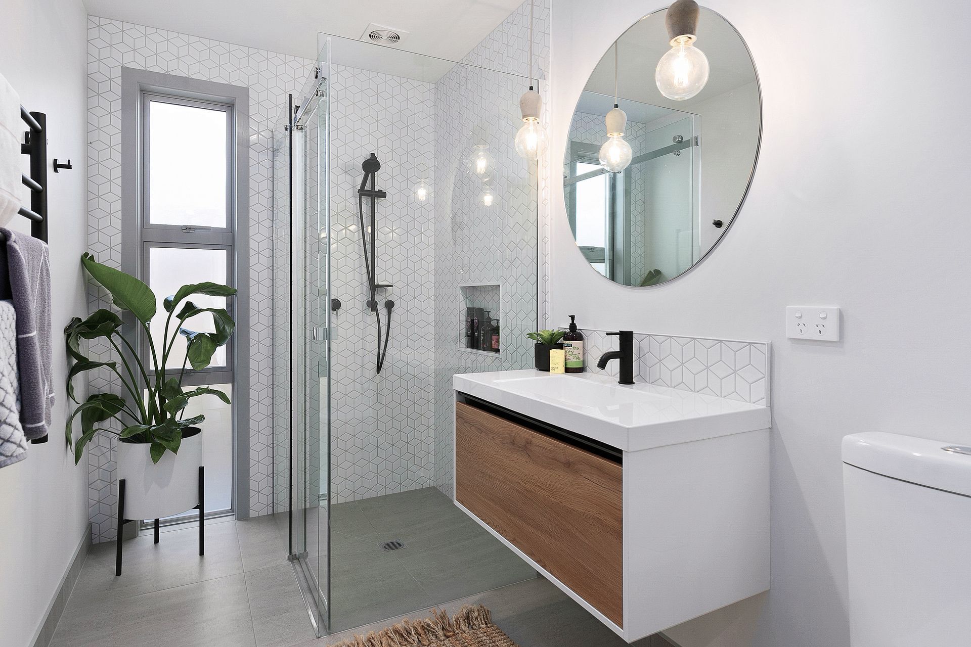 The Seaside Retreat, Raglan