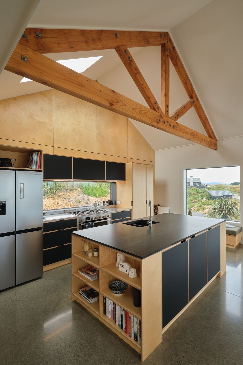 Waikawa beach kitchen & laundry