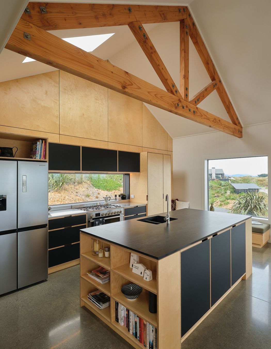 Waikawa beach kitchen & laundry