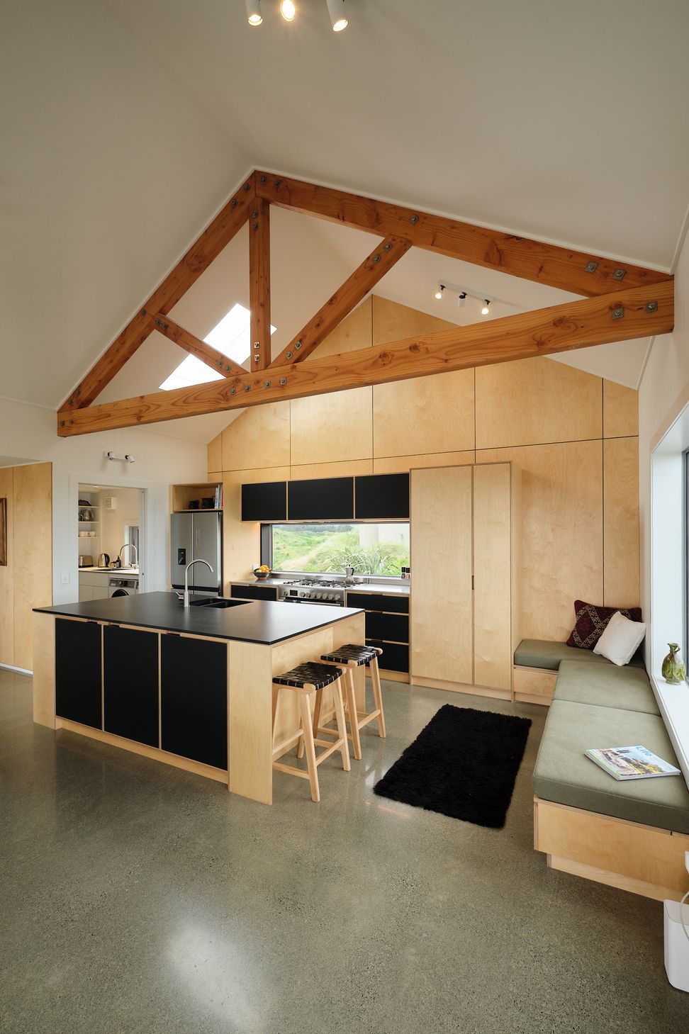 Waikawa beach kitchen & laundry