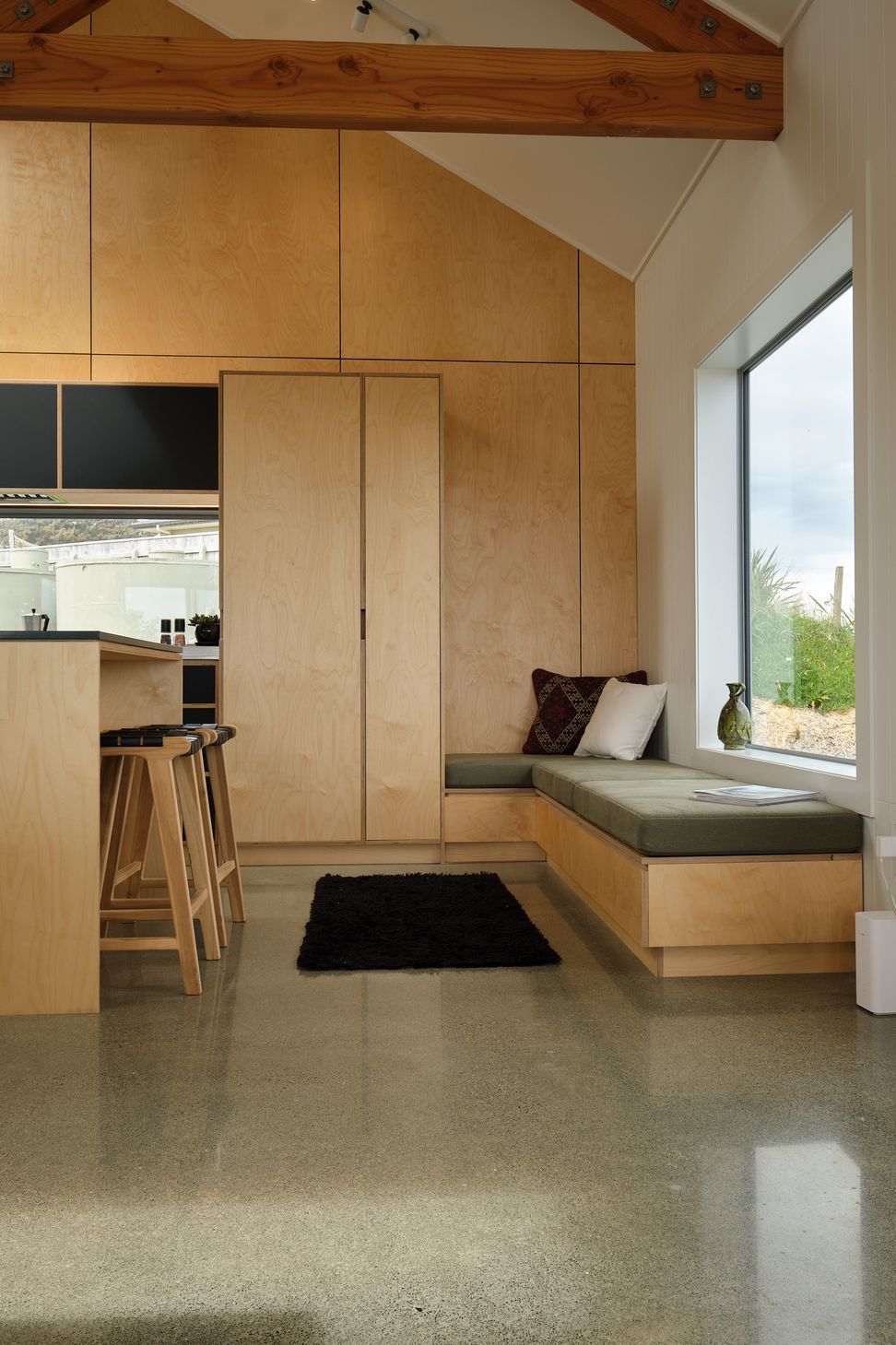 Waikawa beach kitchen & laundry