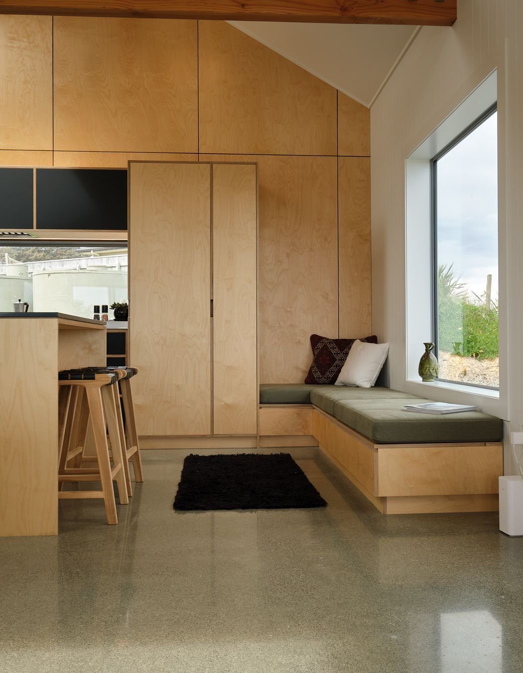 Waikawa beach kitchen & laundry