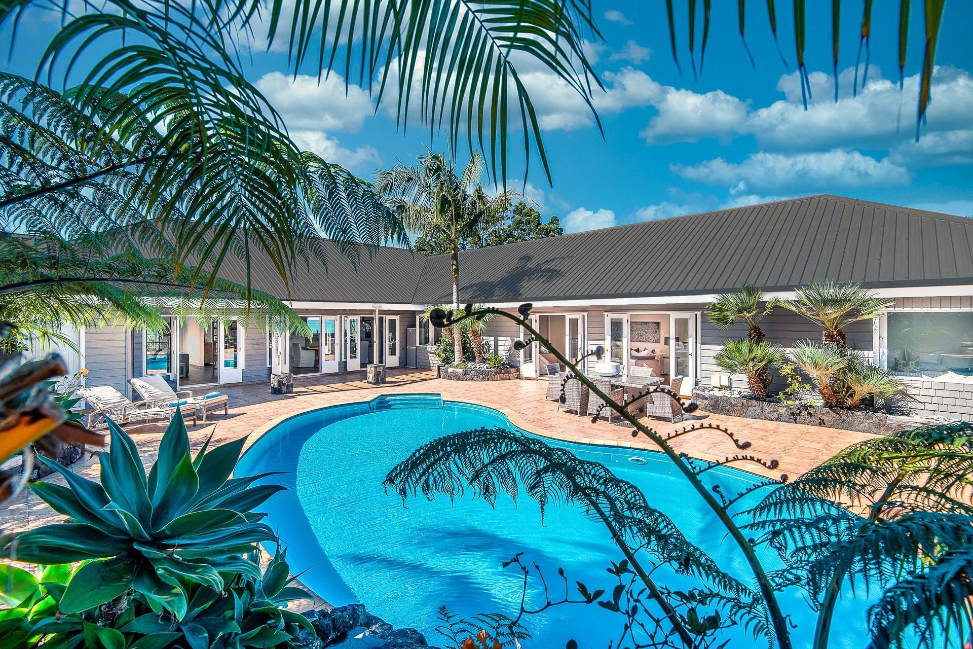 Sandspit Beach House