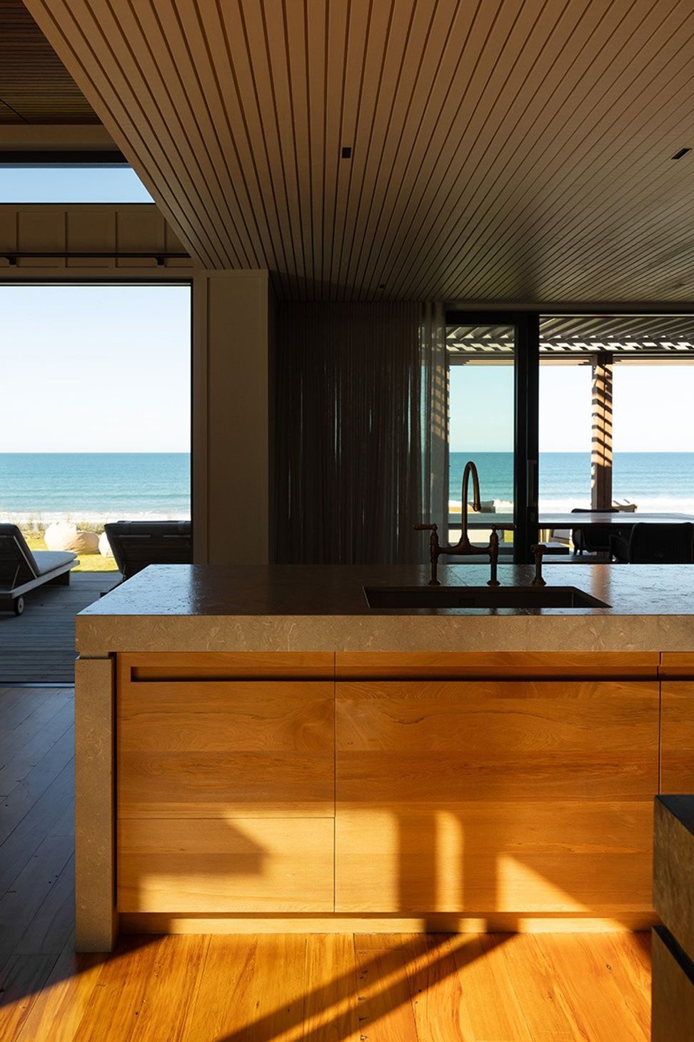 imgi5Pukehina-House-kitchen.jpg