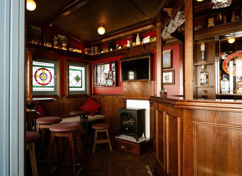 The Eagle, Al’s House