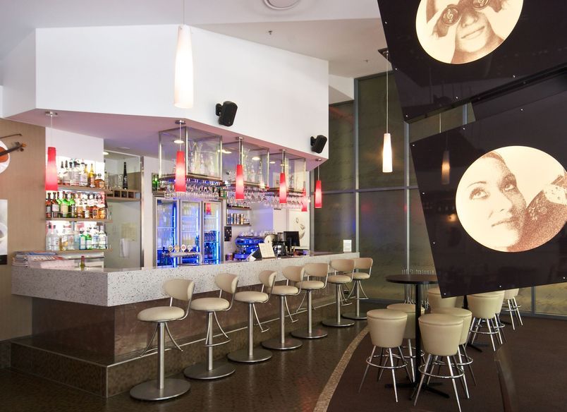 Charlottes Bar and Bistro