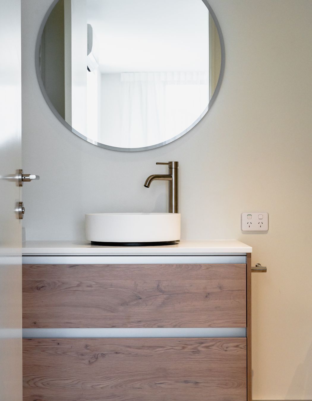 Master Ensuite.  Interior Design + Colours: Kelly @ Archi Build Ltd - Wanaka.