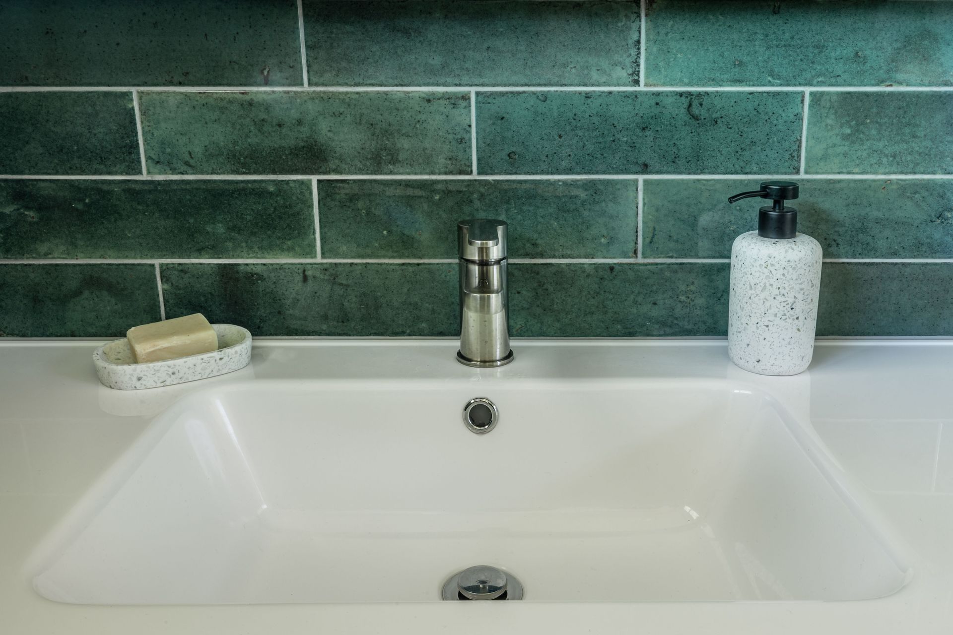 Transforming an Outdated Bathroom into a Relaxing and Luxurious Space