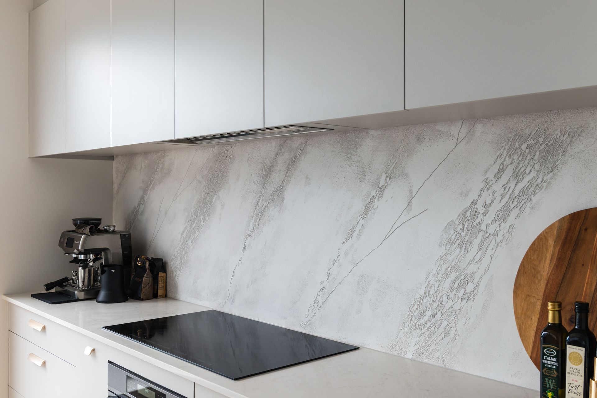 Oakbridge - Textured walls