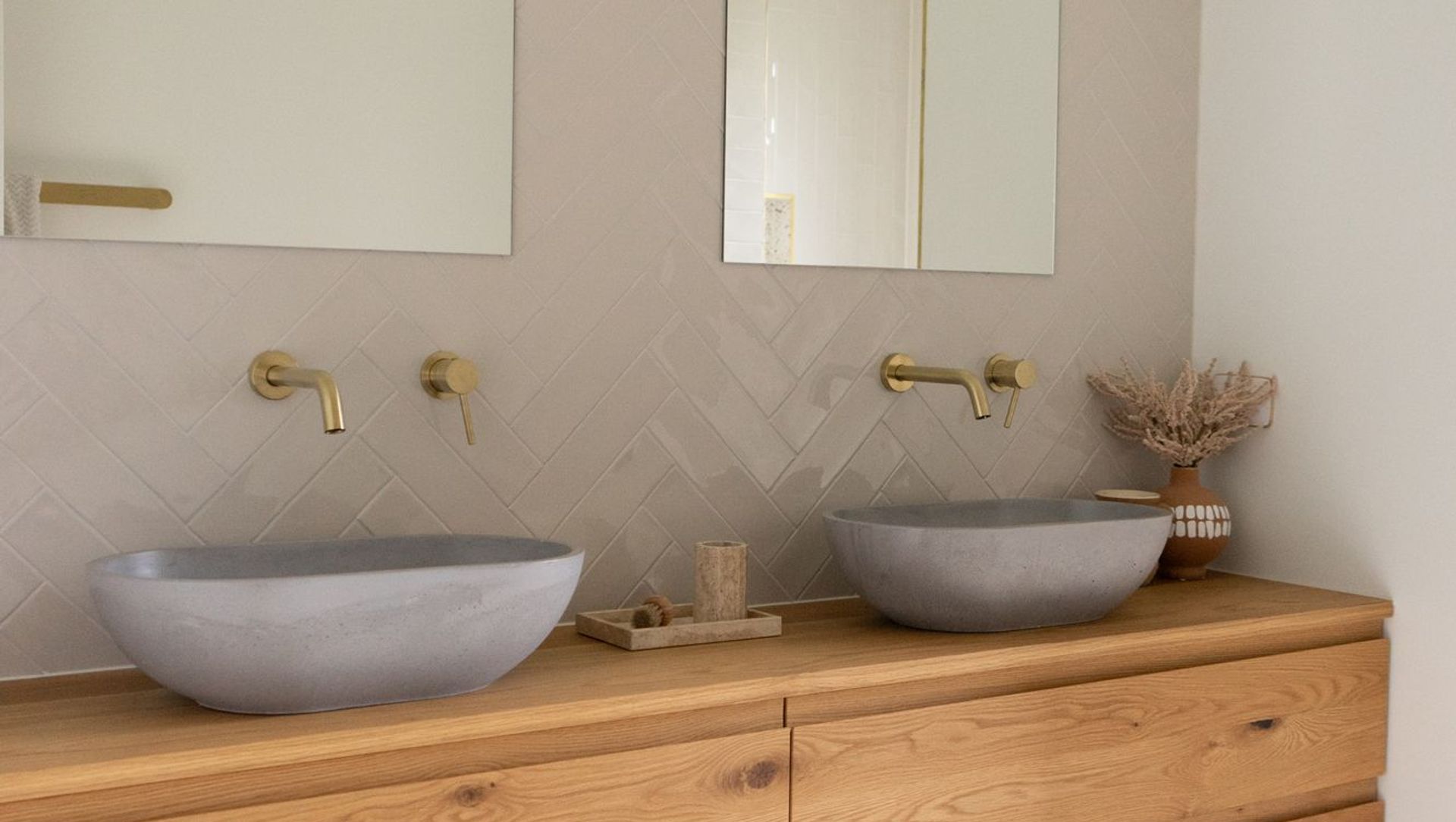 3 Cedar Barns banner