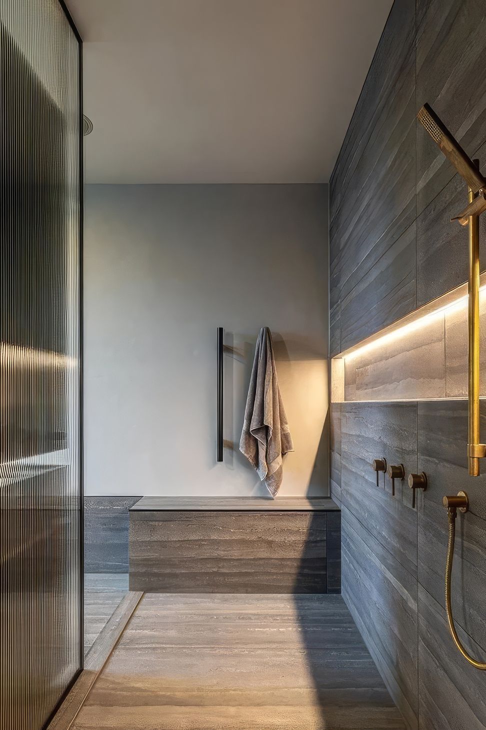 Hamrdsuavebathroom2-upscaled-by-Replicate.jpg