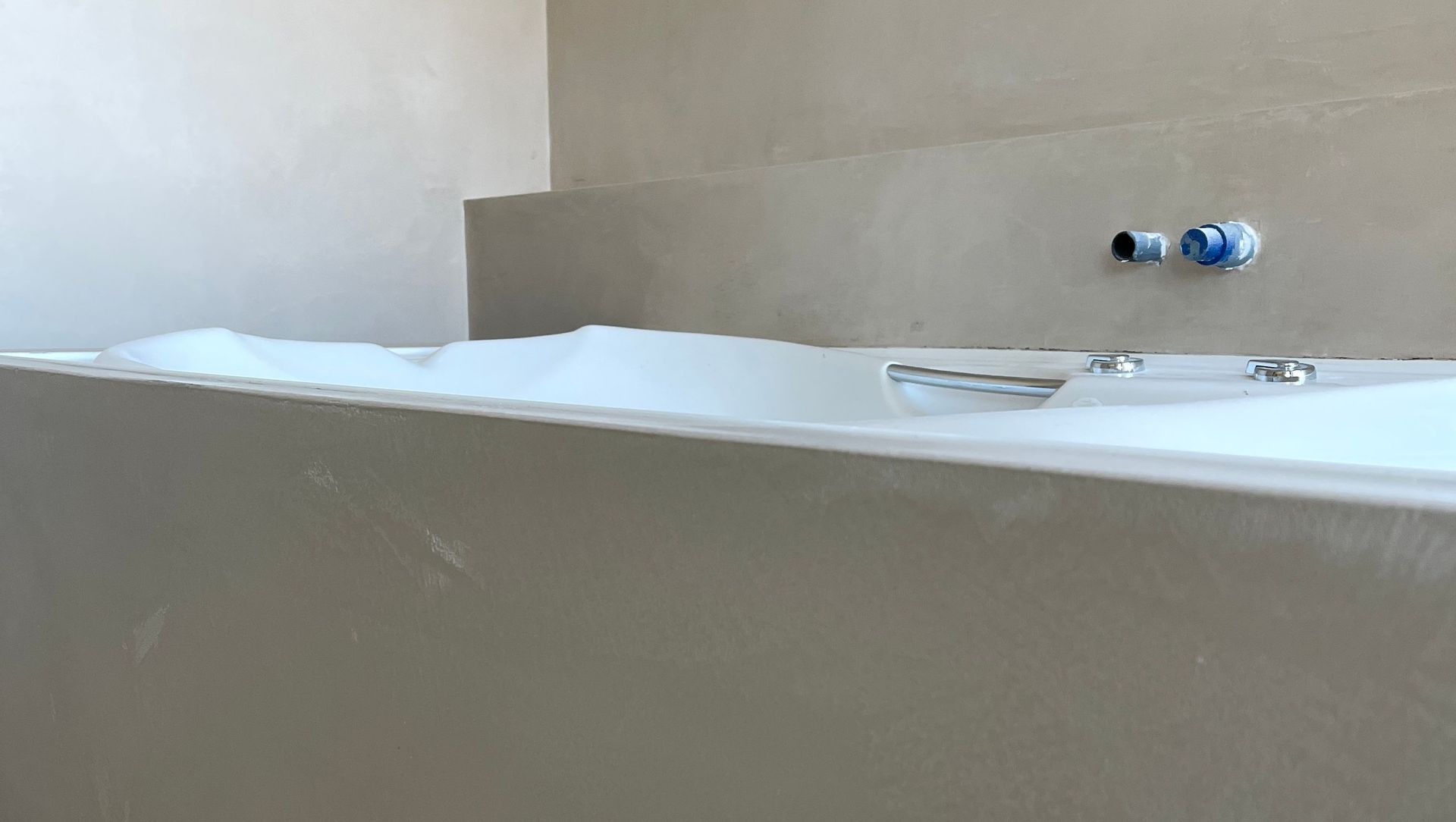 Bathroom, Pietra Levigata banner