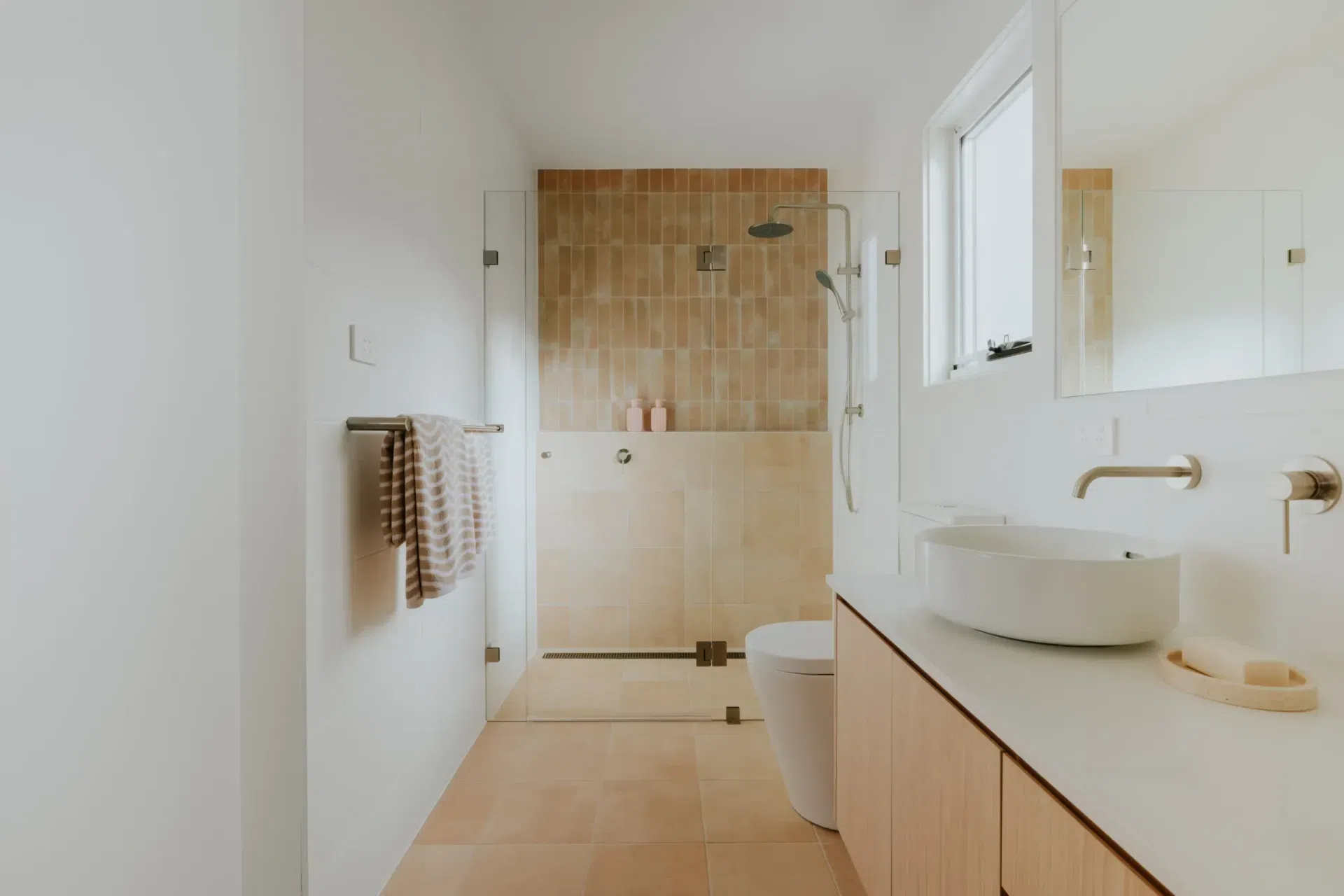 Kingston-Master-Ensuite-2-scaled.webp