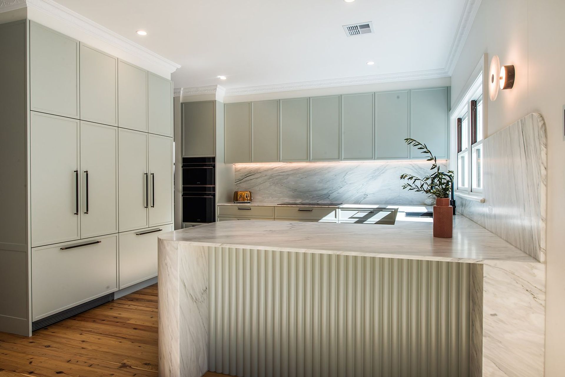 Modern-Luxury-Premier-Kitchens-design-renovation-gitani-polytec-Dulux-Smeg-Abey-Frank-Zip-Hepburn-Handles-03.jpg