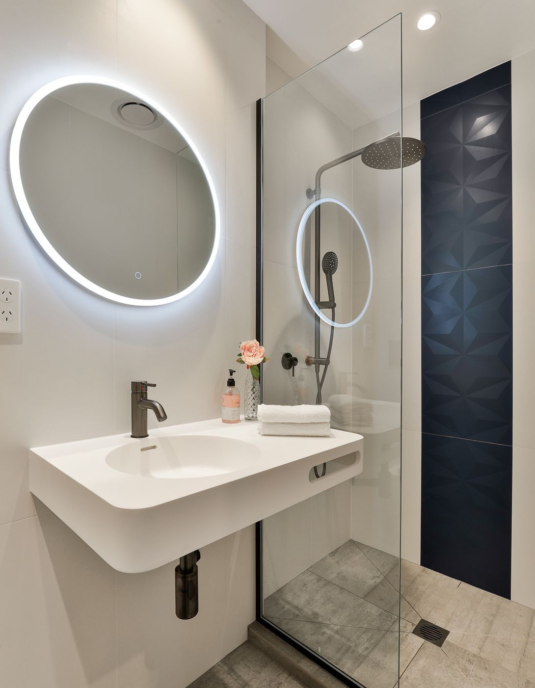 4D Diamond Deep Blue 400x800mm with Victoria Gypsum White 400x800mm wall with Industry Grigio 600x600mm floor