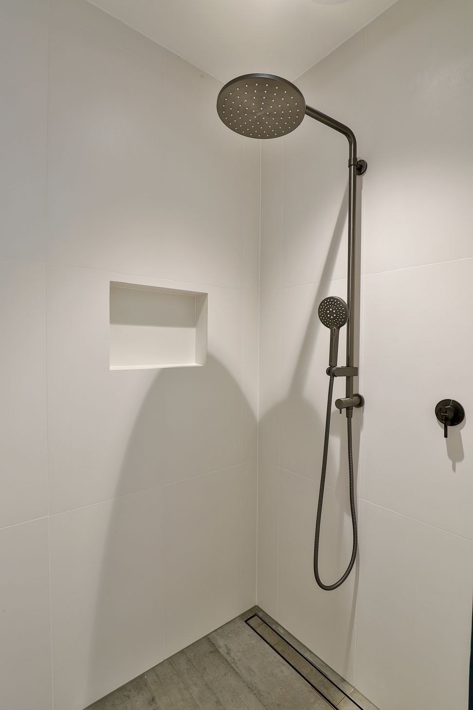 Victoria Gypsum White 400x800mm and Industry Grigio 600x600mm floor