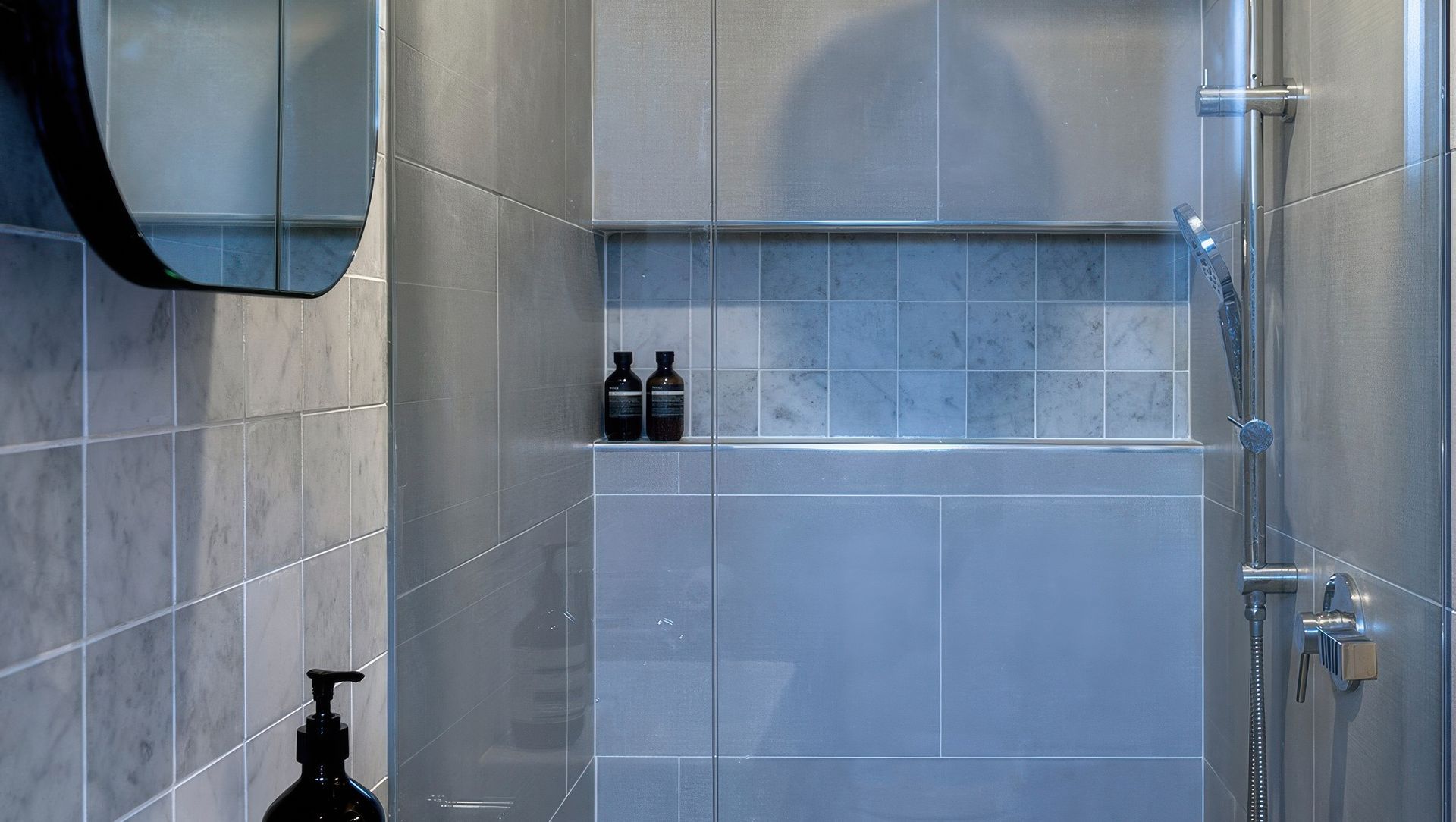 Chic Bathroom banner