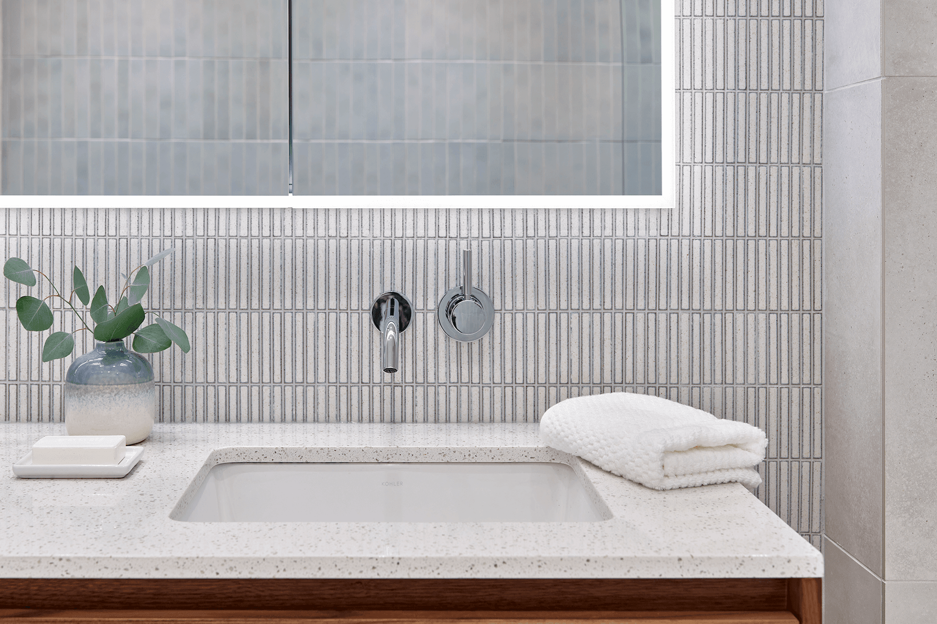 kYd-Ayer-Condominium-Bath-01.png
