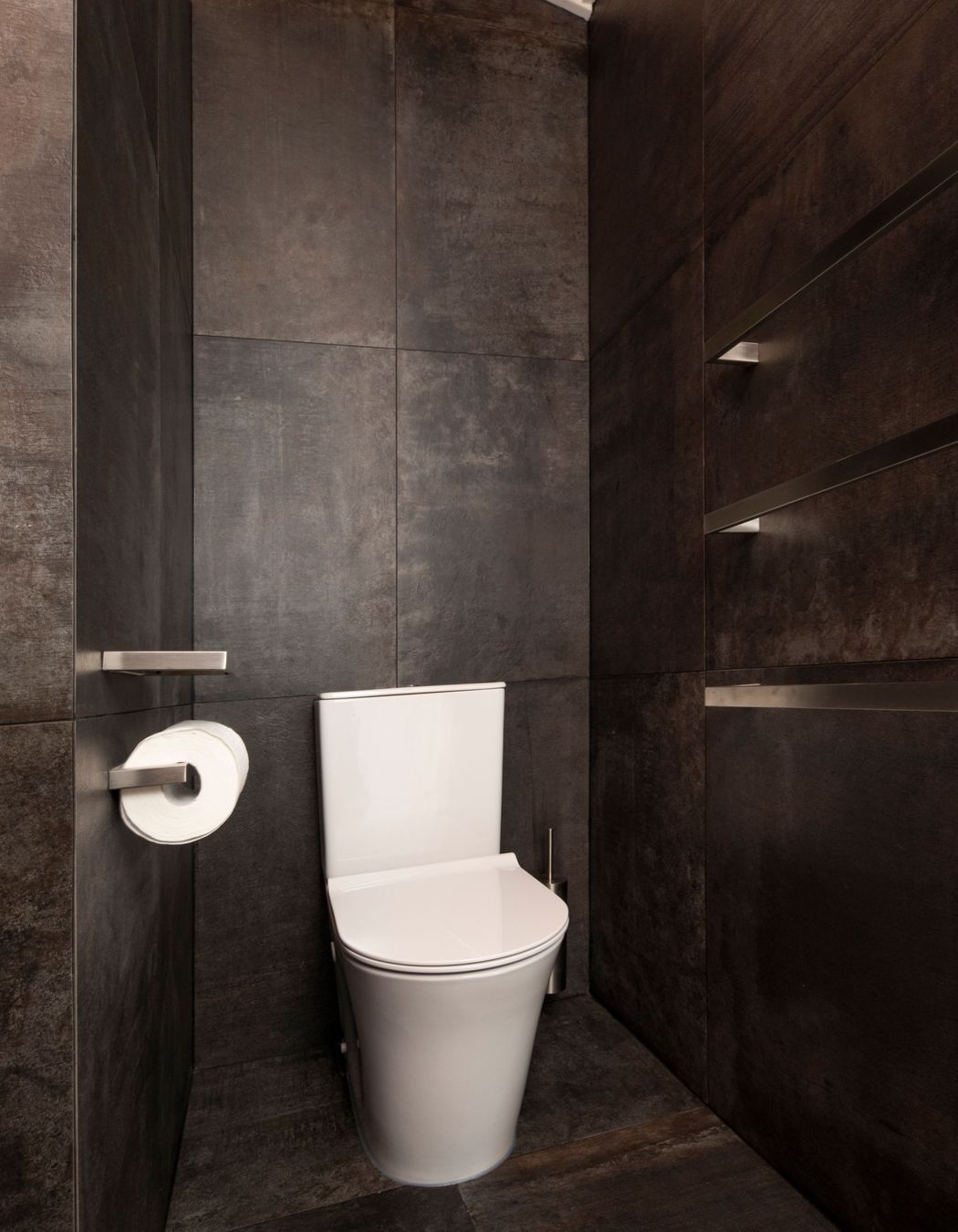 Piha Road : Main Bathroom