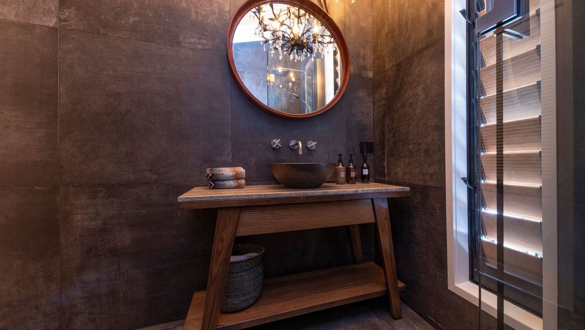 Piha Road : Main Bathroom banner