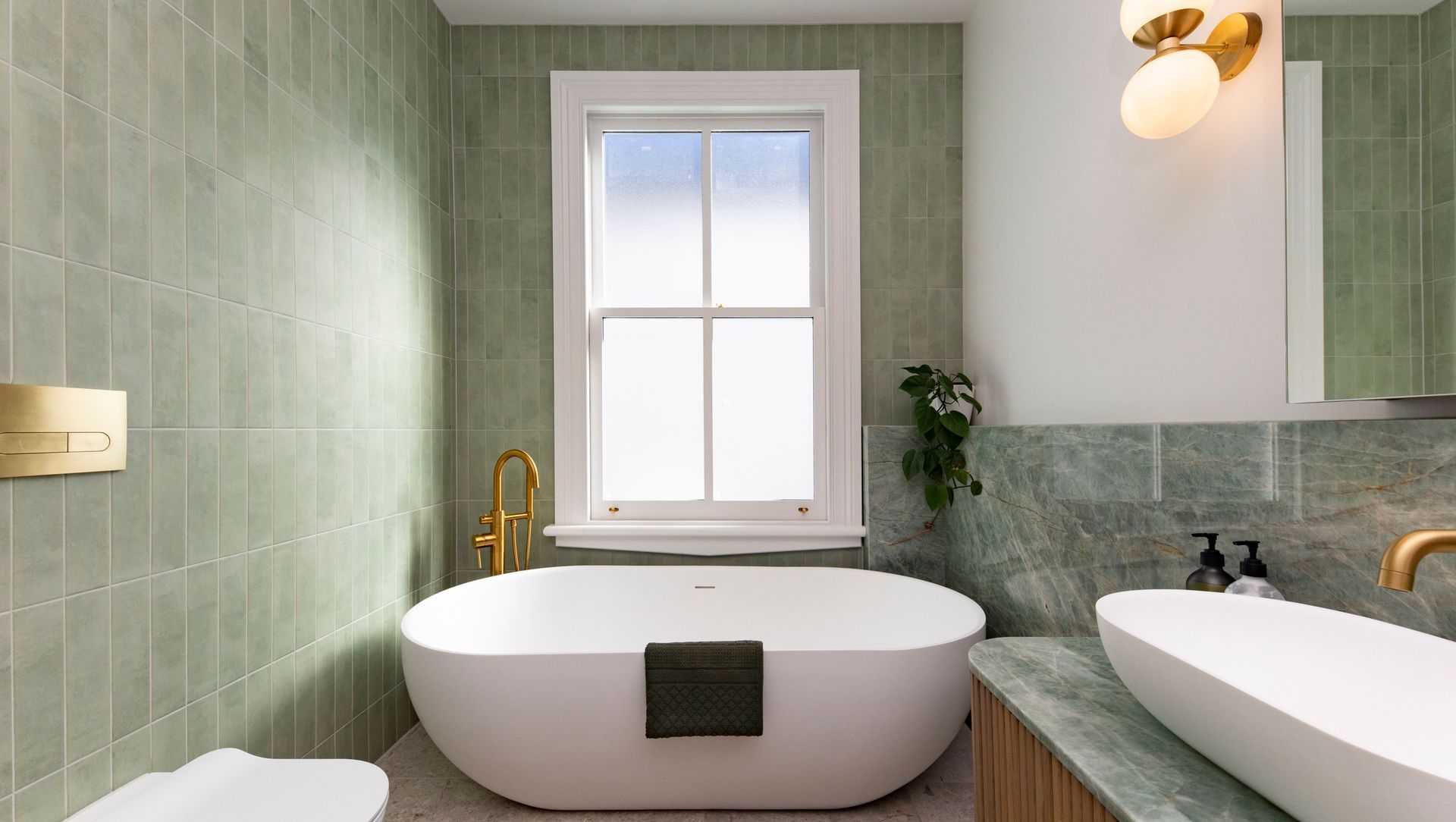 Sussex St : Main Bathroom banner