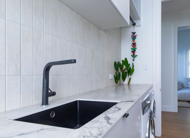 Sussex St : Sauna and Laundry