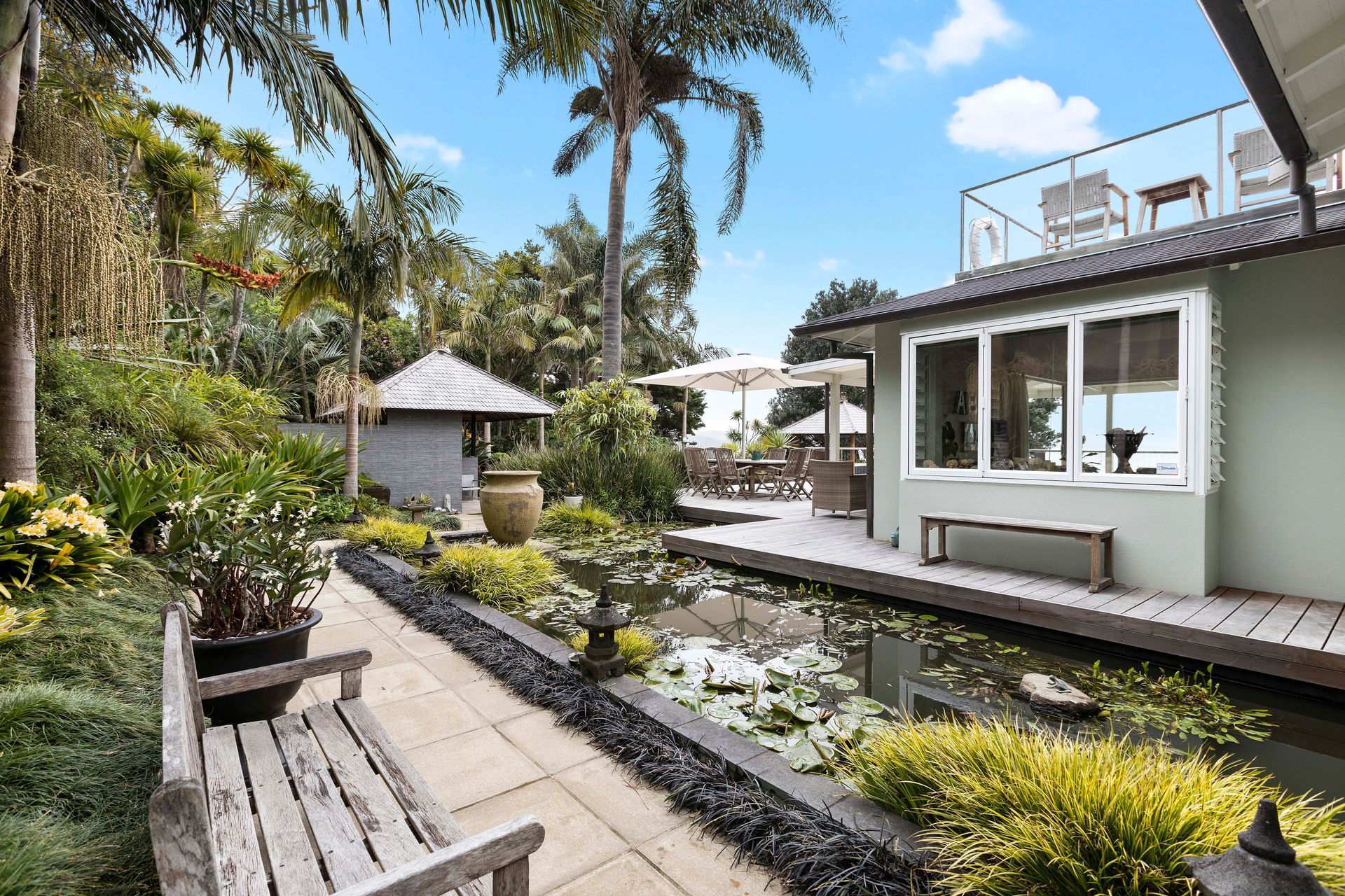 100 Cornwallis, Cornwallis