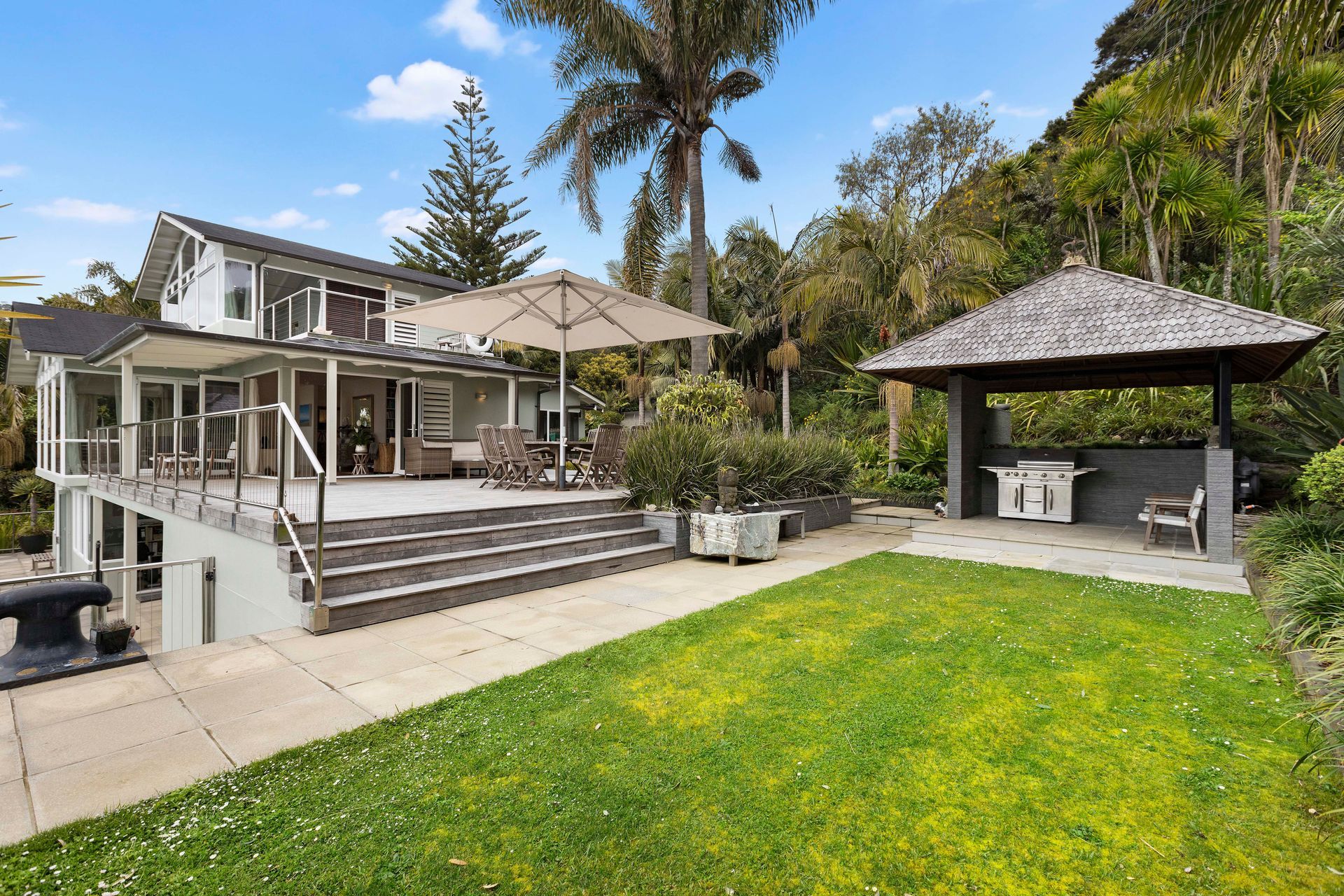 100 Cornwallis, Cornwallis