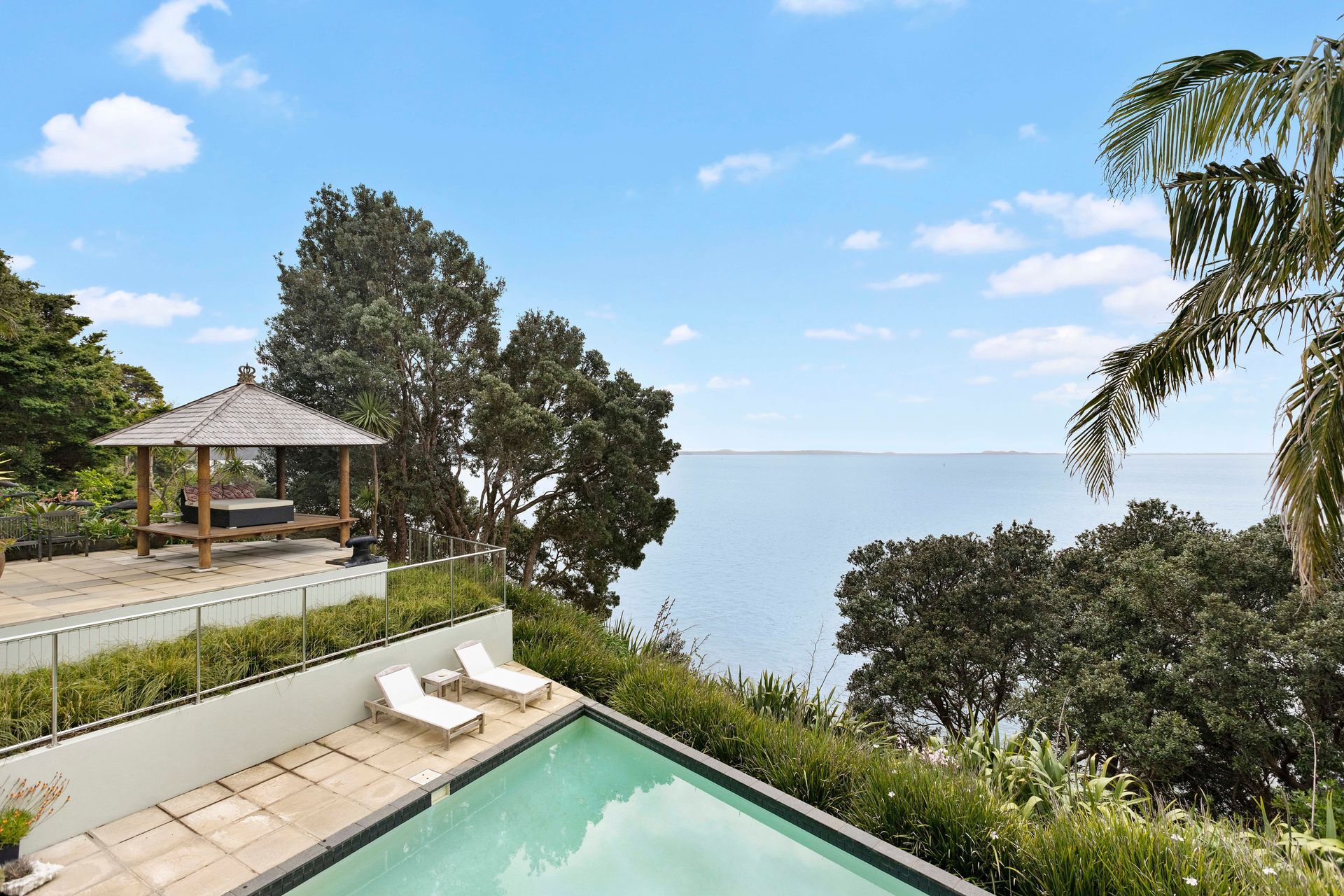 100 Cornwallis, Cornwallis