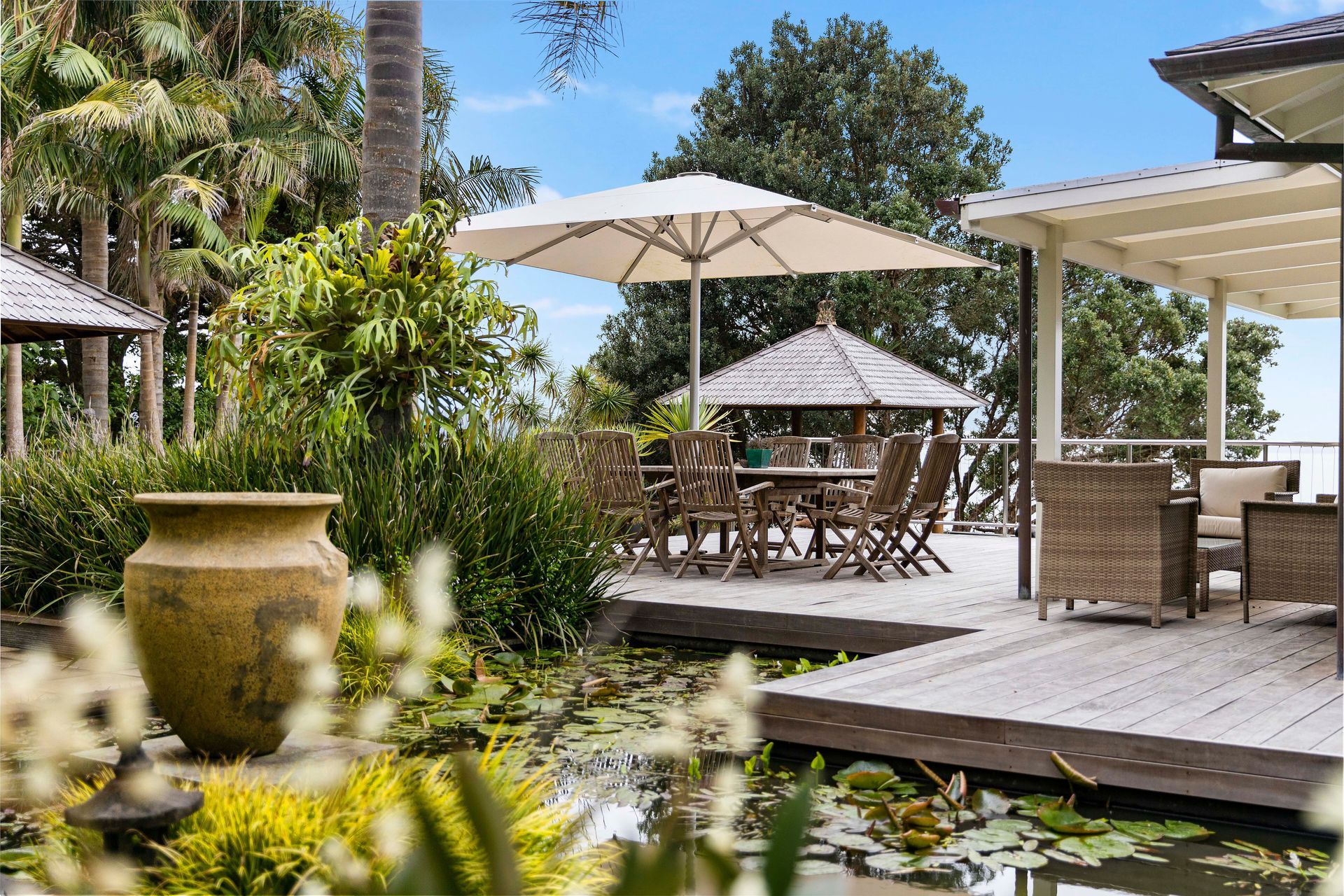 100 Cornwallis, Cornwallis