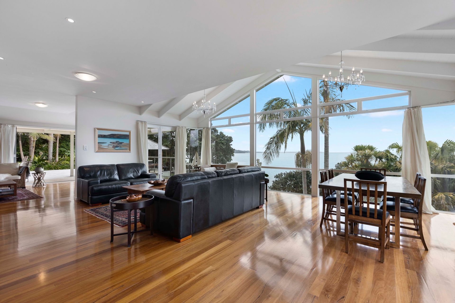 100 Cornwallis, Cornwallis