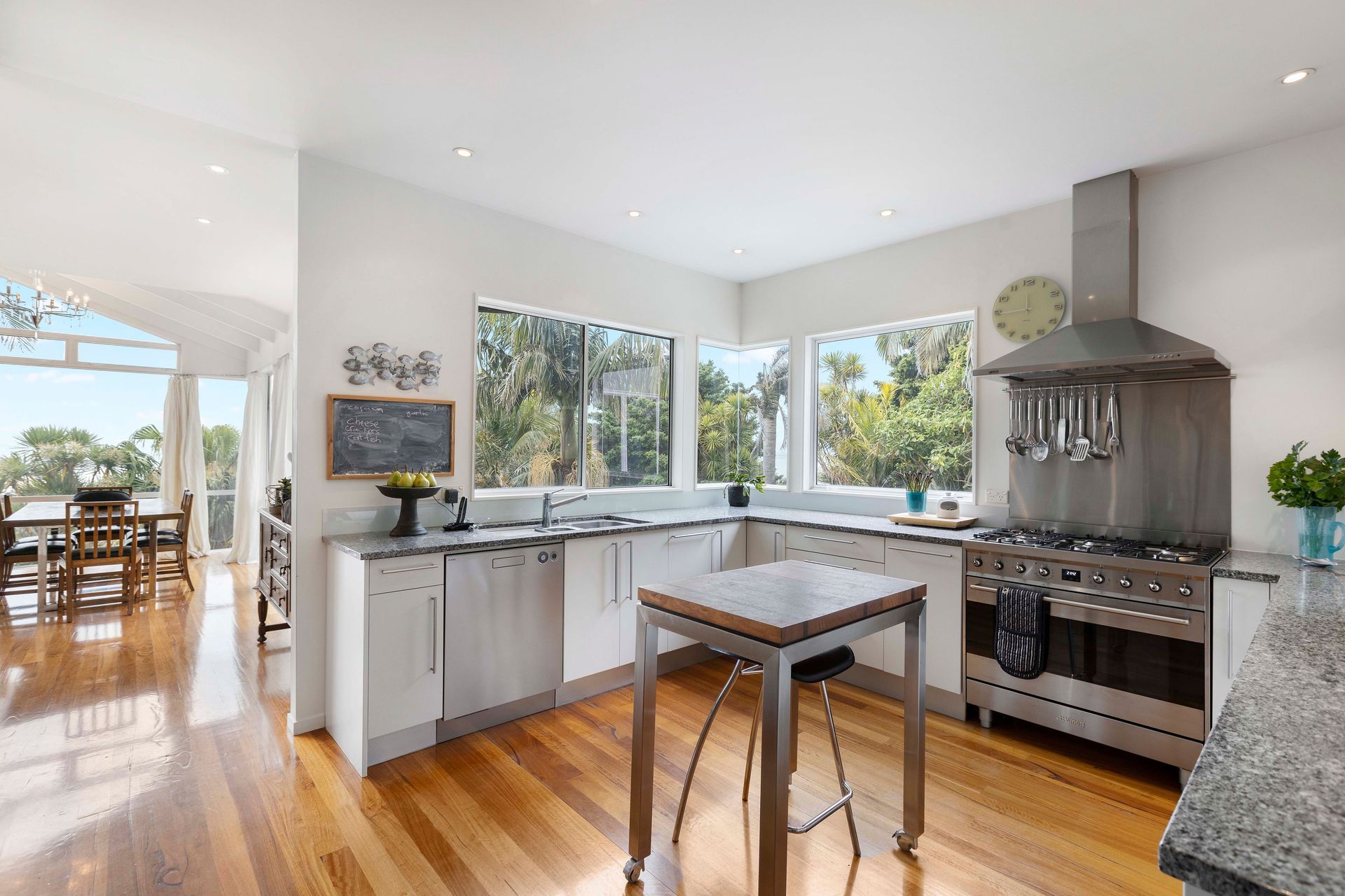 100 Cornwallis, Cornwallis